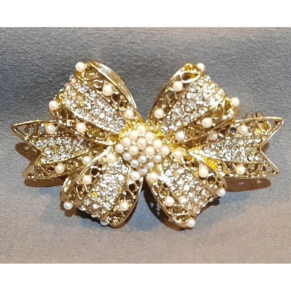 Beautiful ESTATE SALE FIND Pearl And Gold-tone Bow Brooch Pin XLNT